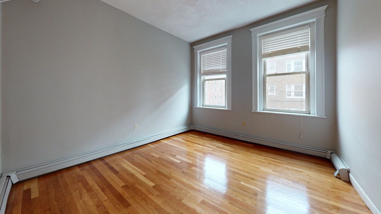 1625 Commonwealth Ave #9 - Photo 3 of 7