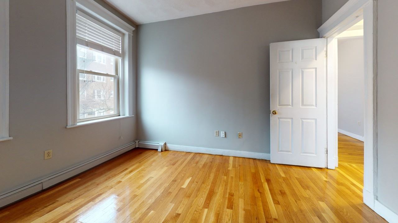 1625 Commonwealth Ave #9 - Photo 6 of 7