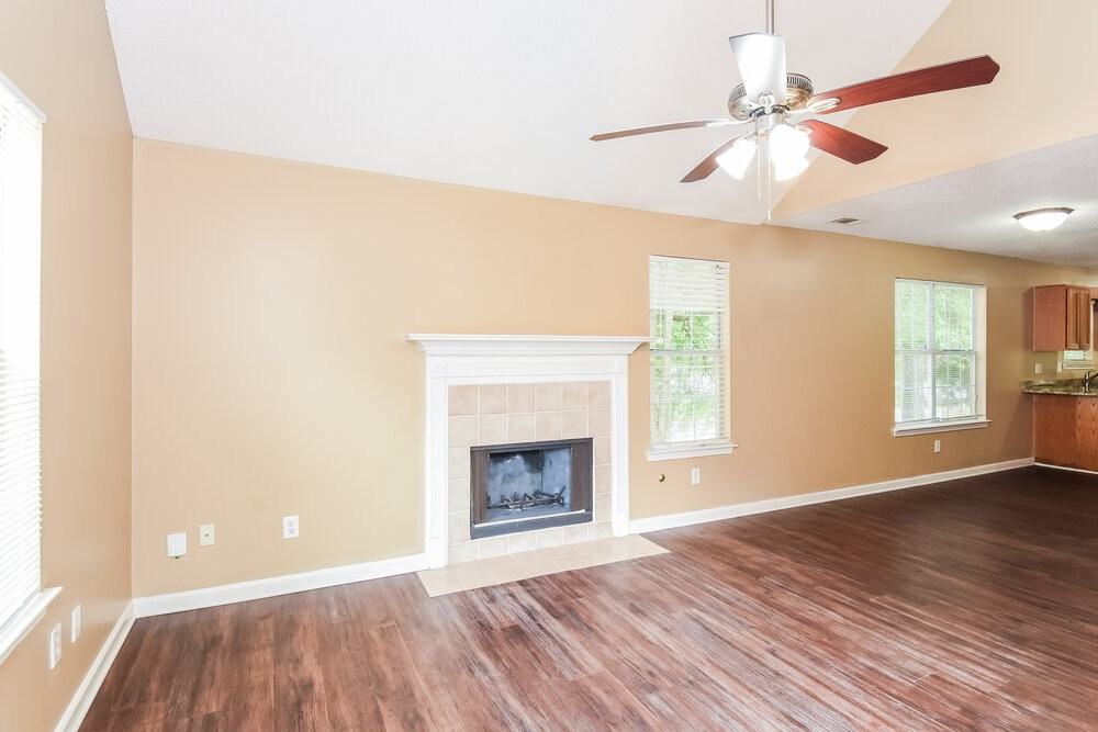 1531 Wembley Dr - Photo 6 of 17