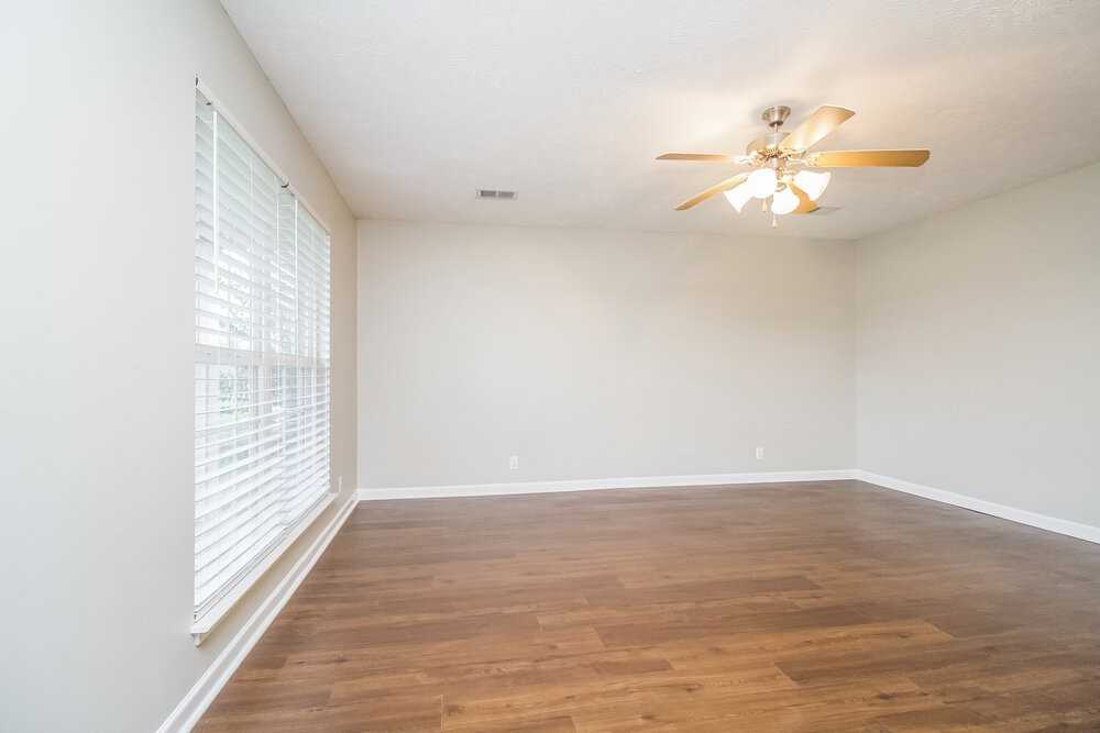 3746 Maya Dr - Photo 4 of 17