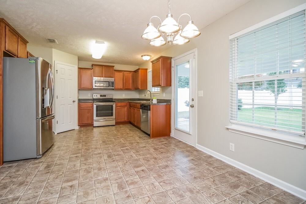 3746 Maya Dr - Photo 6 of 17