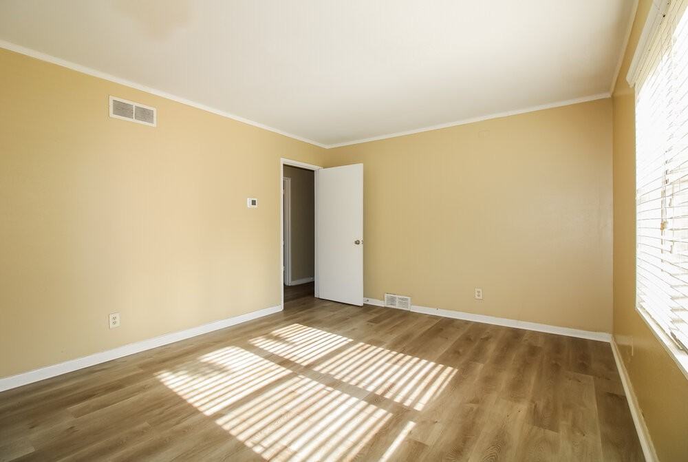 1751 Sea Isle Rd - Photo 4 of 16