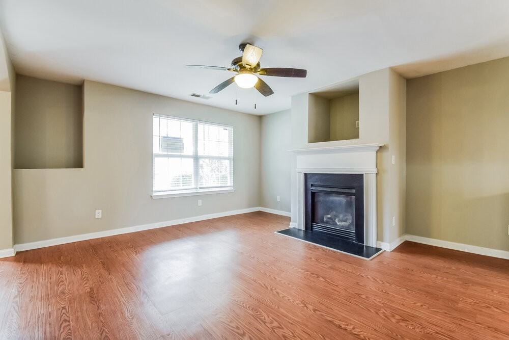 554 S Fortune Way - Photo 4 of 17