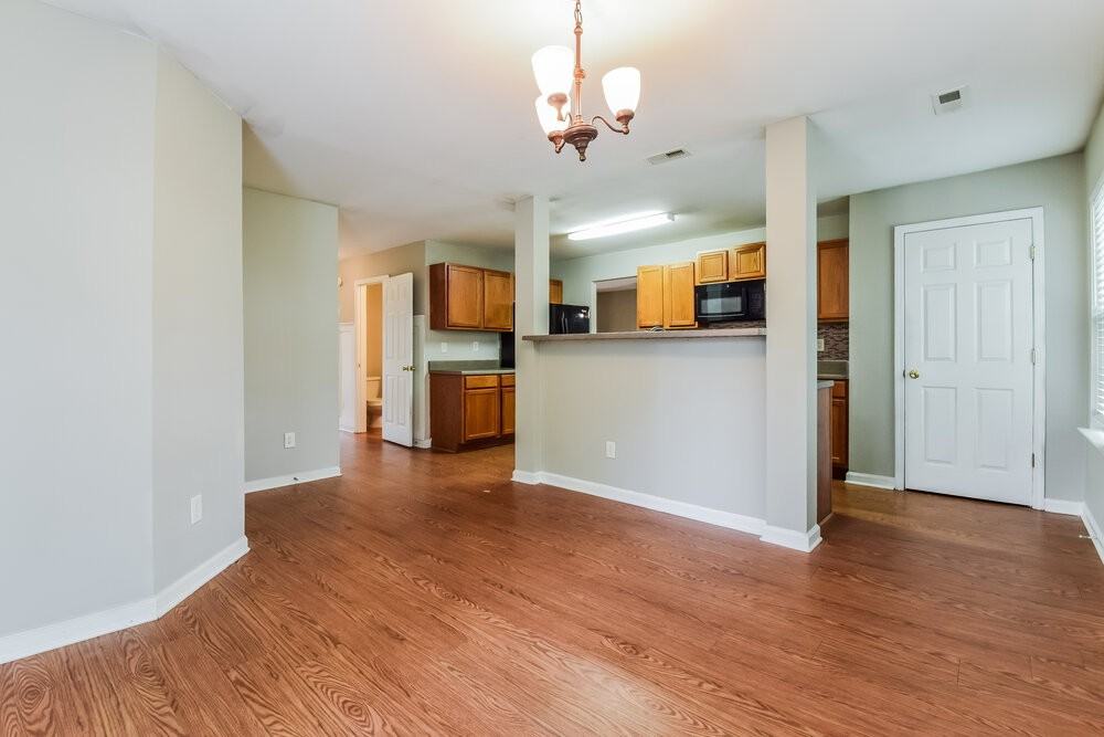 554 S Fortune Way - Photo 7 of 17