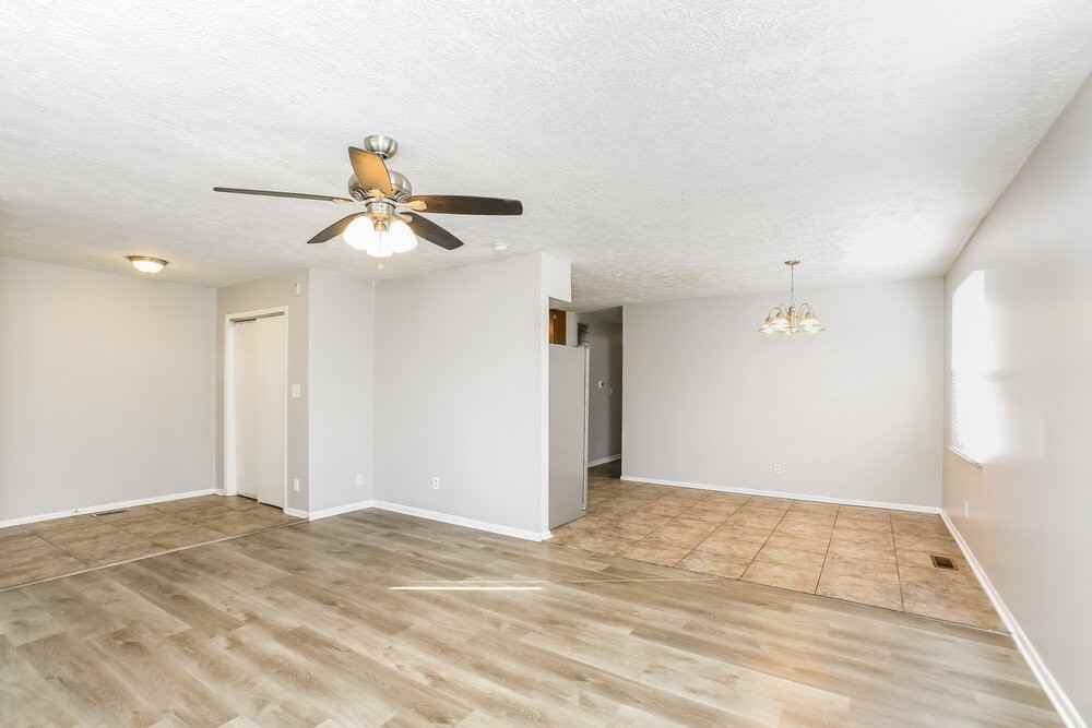 4623 N Richardt Ave - Photo 4 of 16