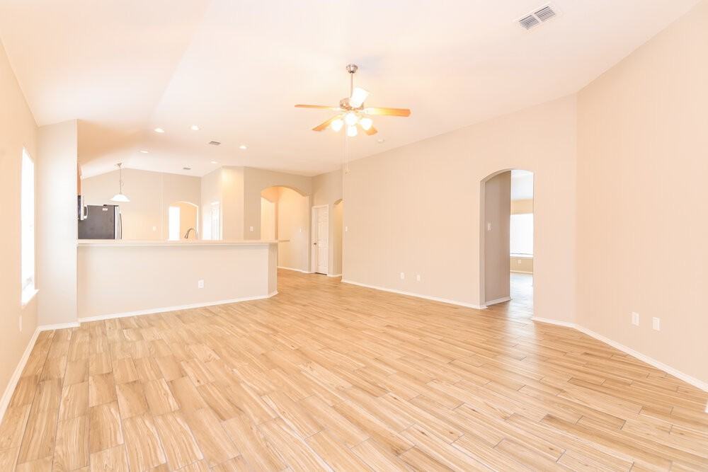 709 Fireberry Dr - Photo 5 of 19
