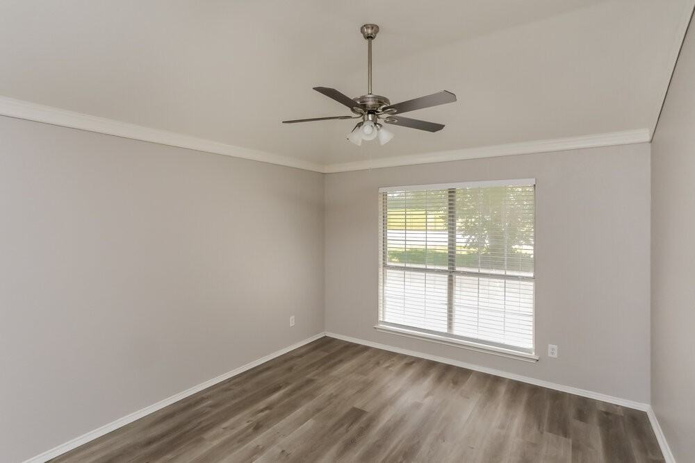 721 S Highland Dr - Photo 4 of 19