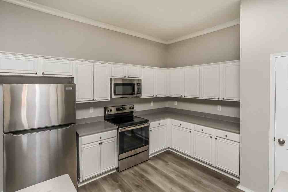 721 S Highland Dr - Photo 7 of 19
