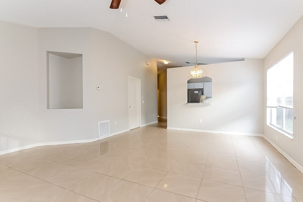 1022 Harvest Moon Dr - Photo 4 of 15