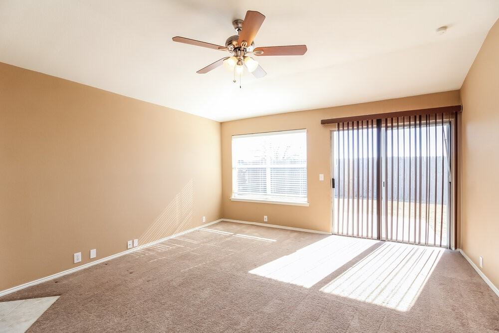 2204 Tailburton Ct - Photo 2 of 15
