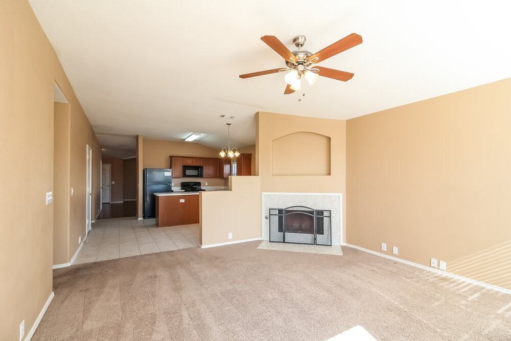 2204 Tailburton Ct - Photo 3 of 15