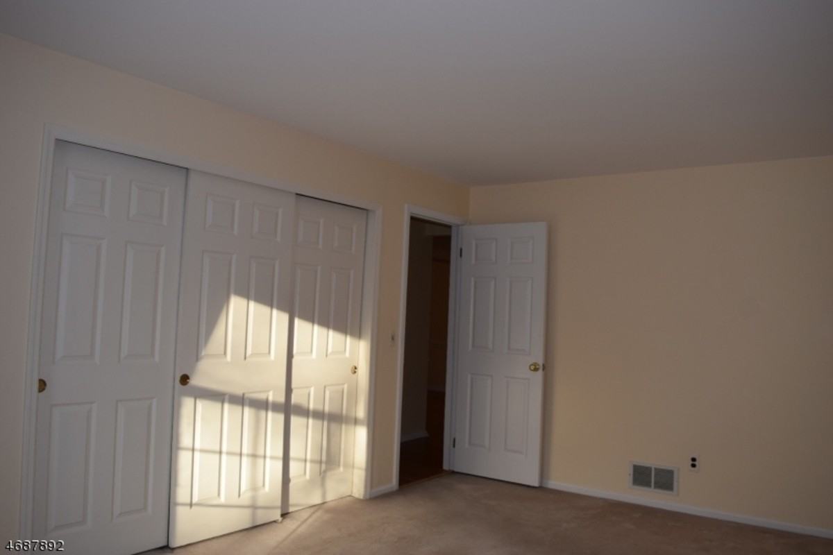 65 Jamestown Rd - Photo 5 of 12