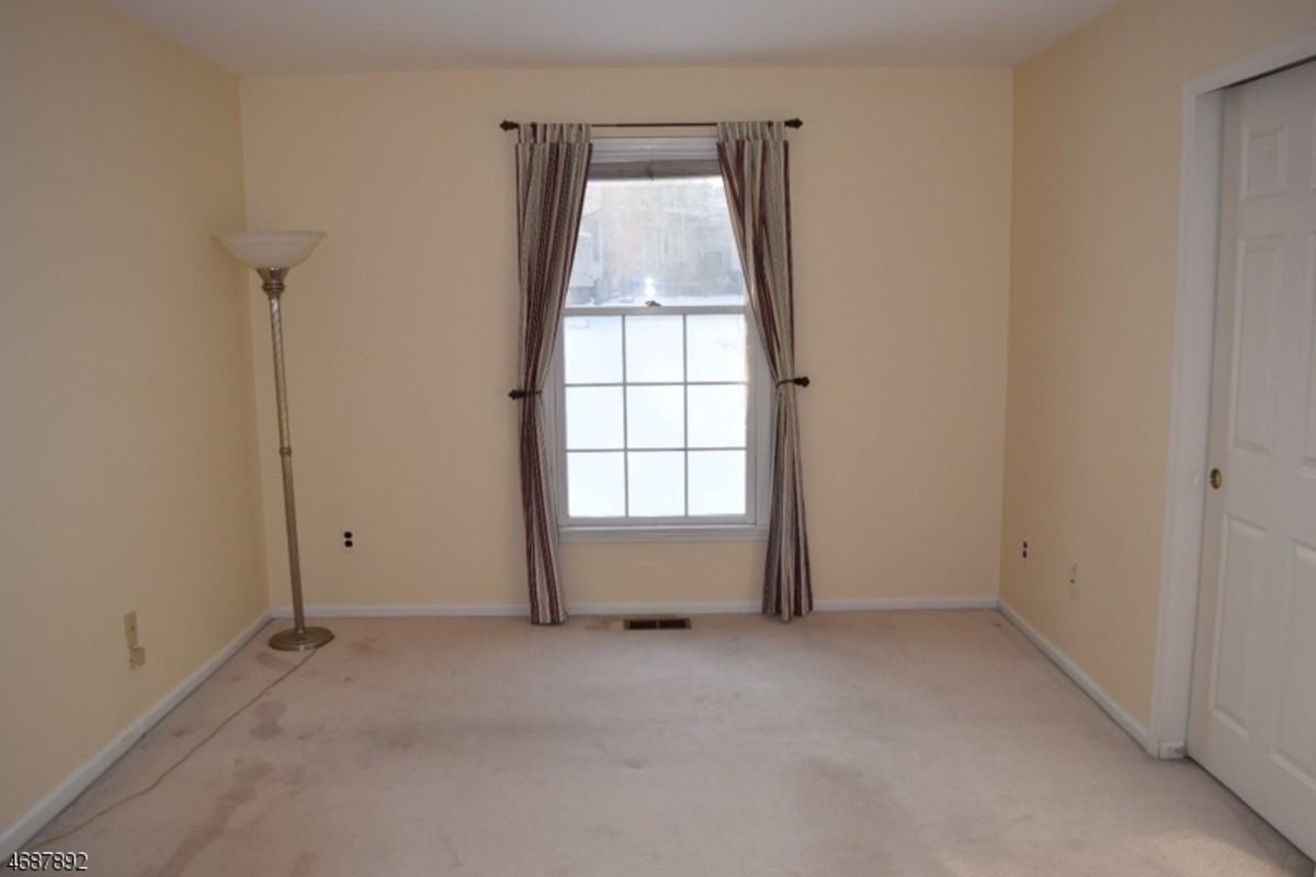 65 Jamestown Rd - Photo 6 of 12