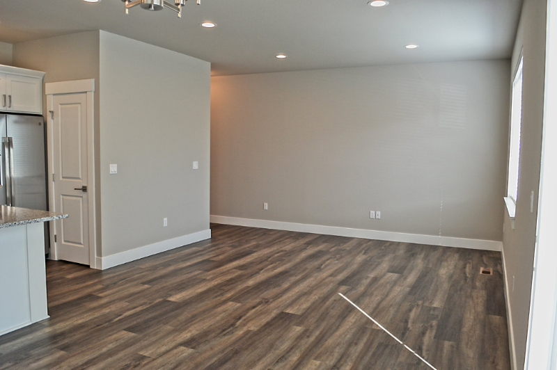 6927 Lennon Ln Ne #A - Photo 4 of 17