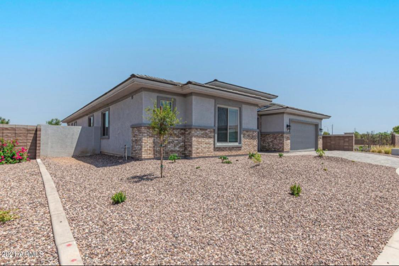 880 W Flamingo Dr - Photo 2 of 16
