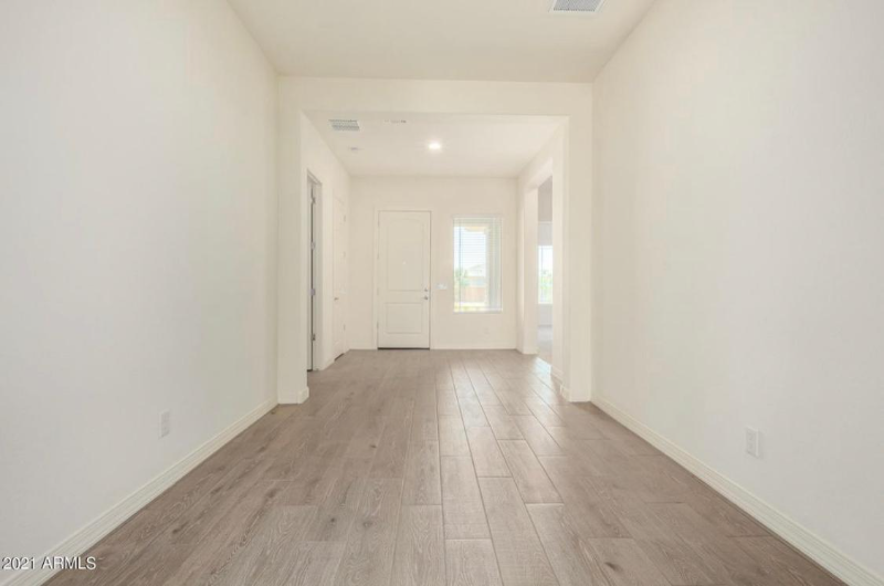880 W Flamingo Dr - Photo 3 of 16