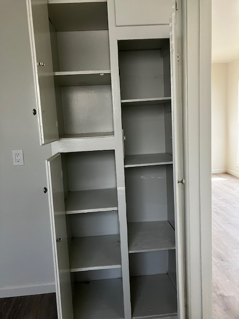 728 S Eastern Ave - Photo 5 of 11
