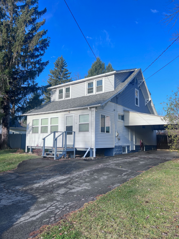 33 N Amherst Ave - Photo 2 of 10