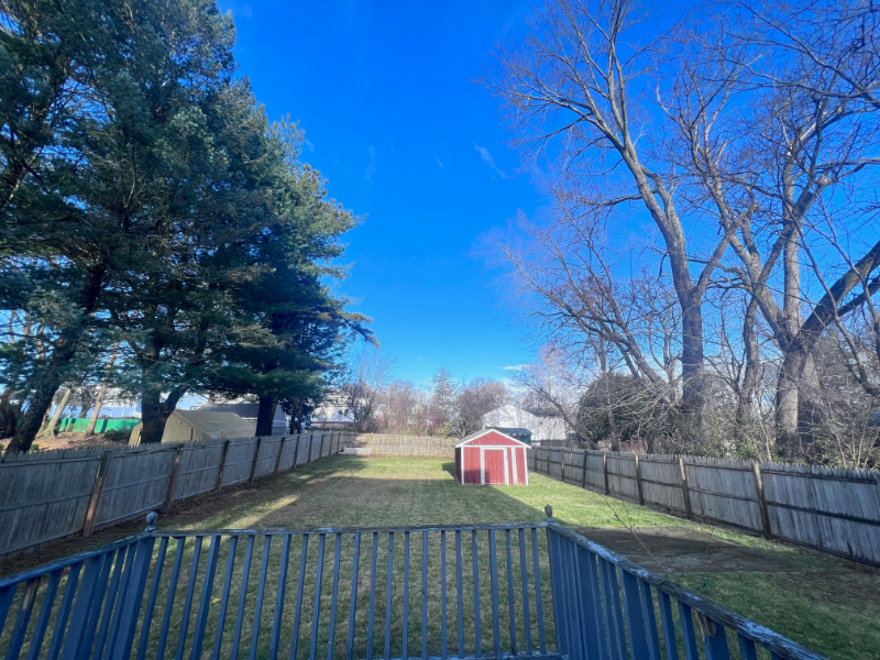 33 N Amherst Ave - Photo 4 of 10