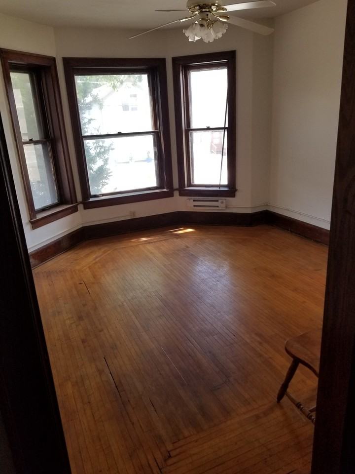 314 E Chicago St #3 - Photo 2 of 3