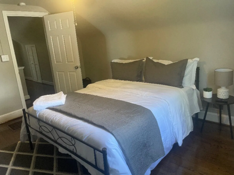 1707 Colgate St Ne - Photo 2 of 7