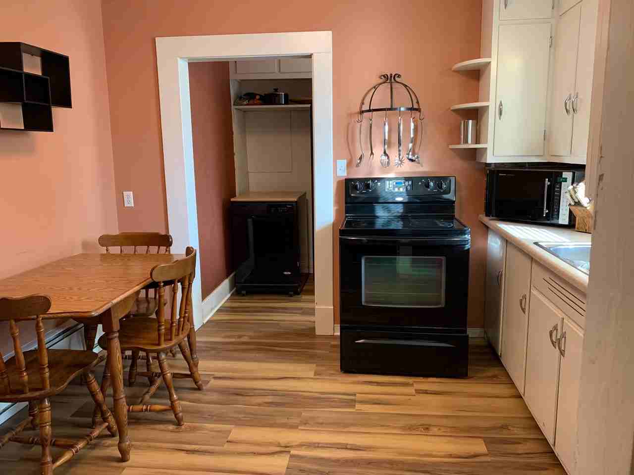 215 S Sycamore St - Photo 7 of 12