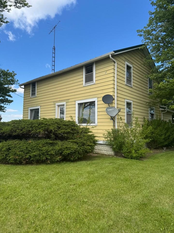10530 Eastnorth Road - Photo 2 of 12