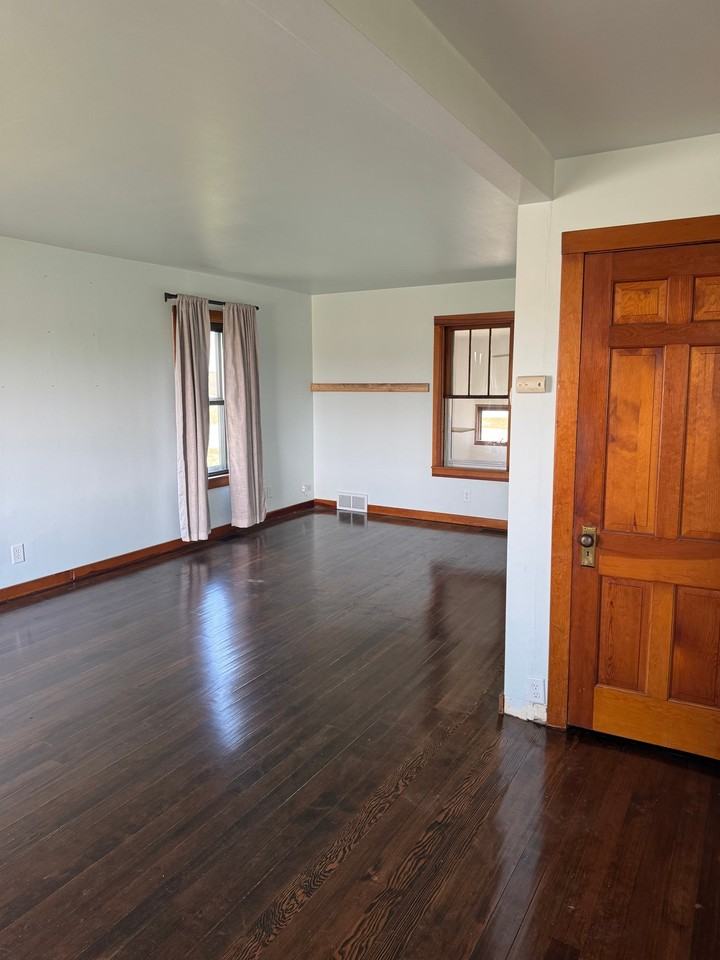 10530 Eastnorth Road - Photo 6 of 12