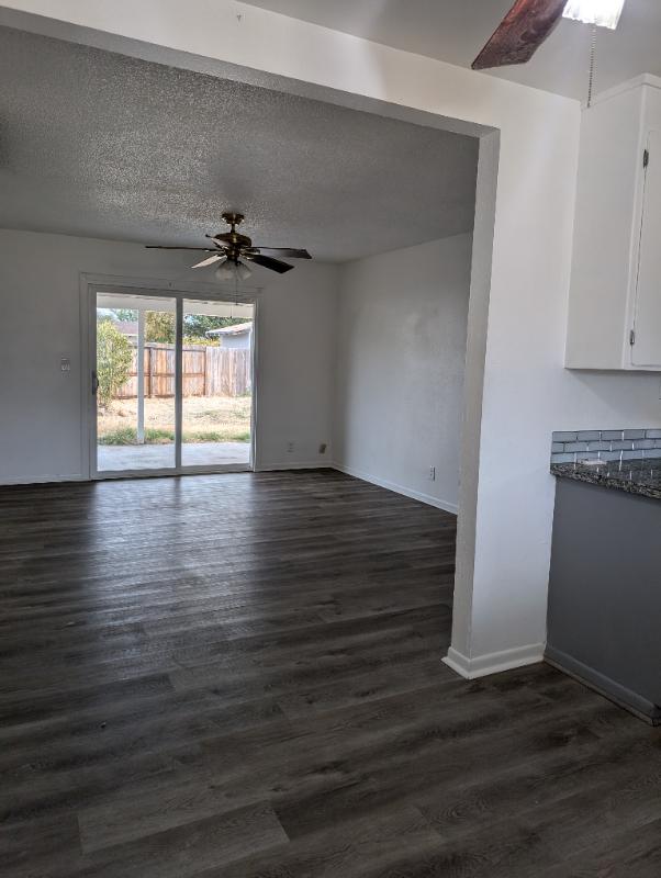 1710 7th St #A - Photo 3 of 5