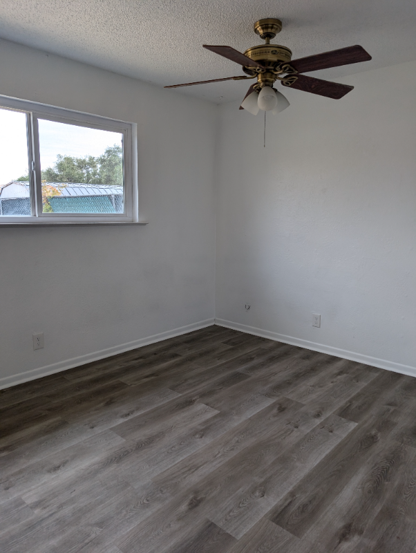 1710 7th St #A - Photo 4 of 5