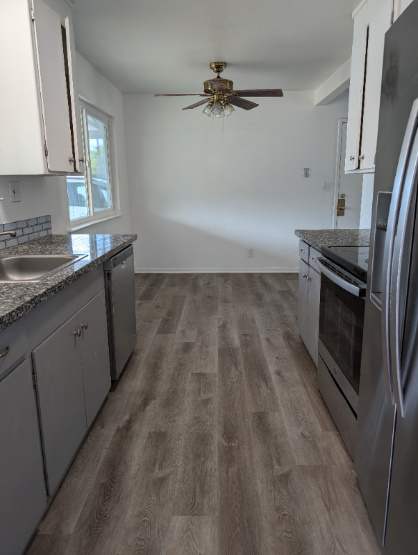 1710 7th St #A - Photo 5 of 5