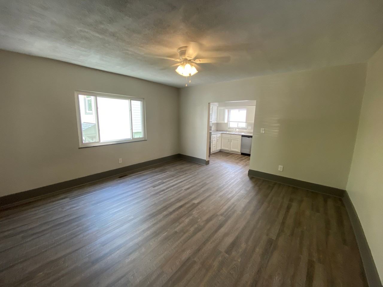 1028 Walnut St - Photo 7 of 16