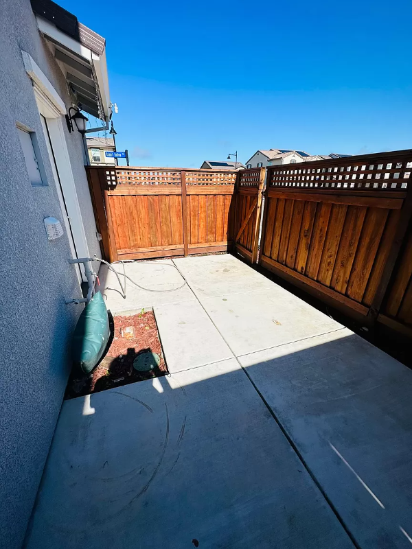 2812 Rabbit Hollow Dr - Photo 2 of 7