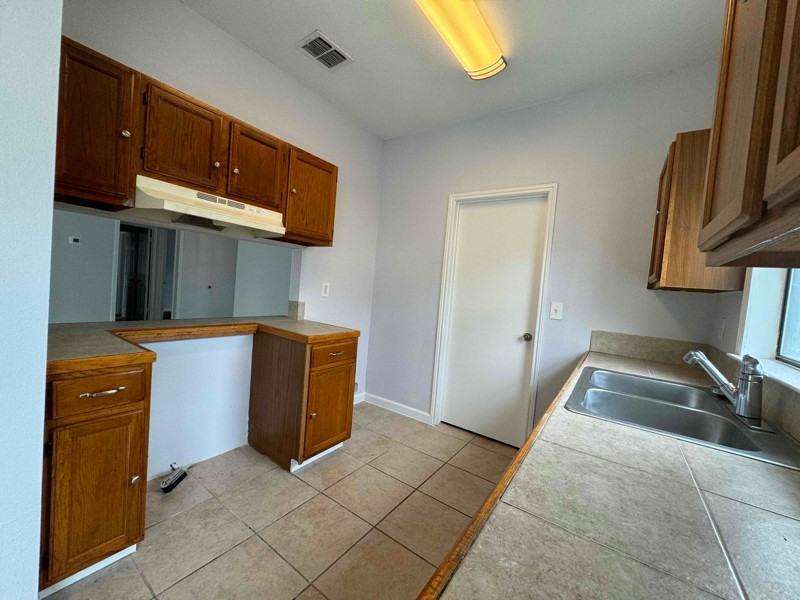 8742 Ridge Moon Dr - Photo 5 of 12