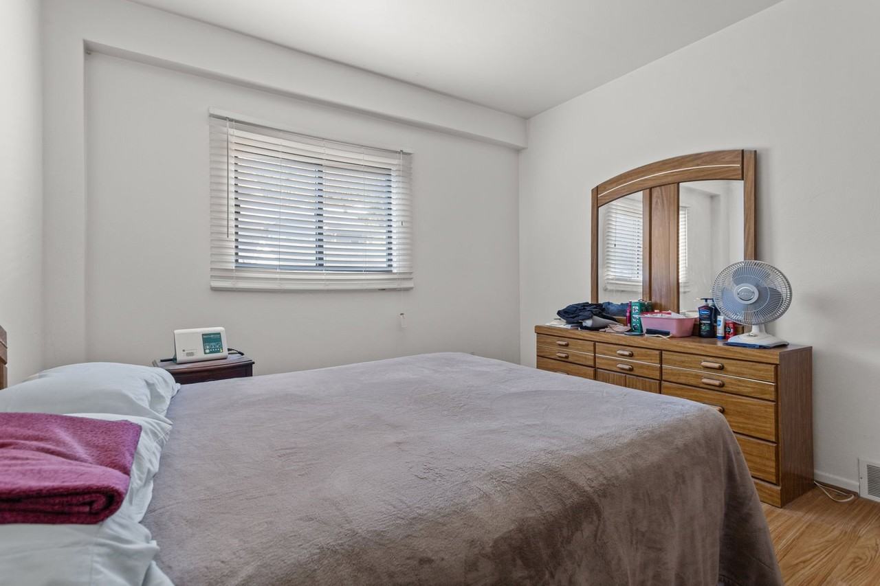 569 Woodmont Ave #C - Photo 3 of 11