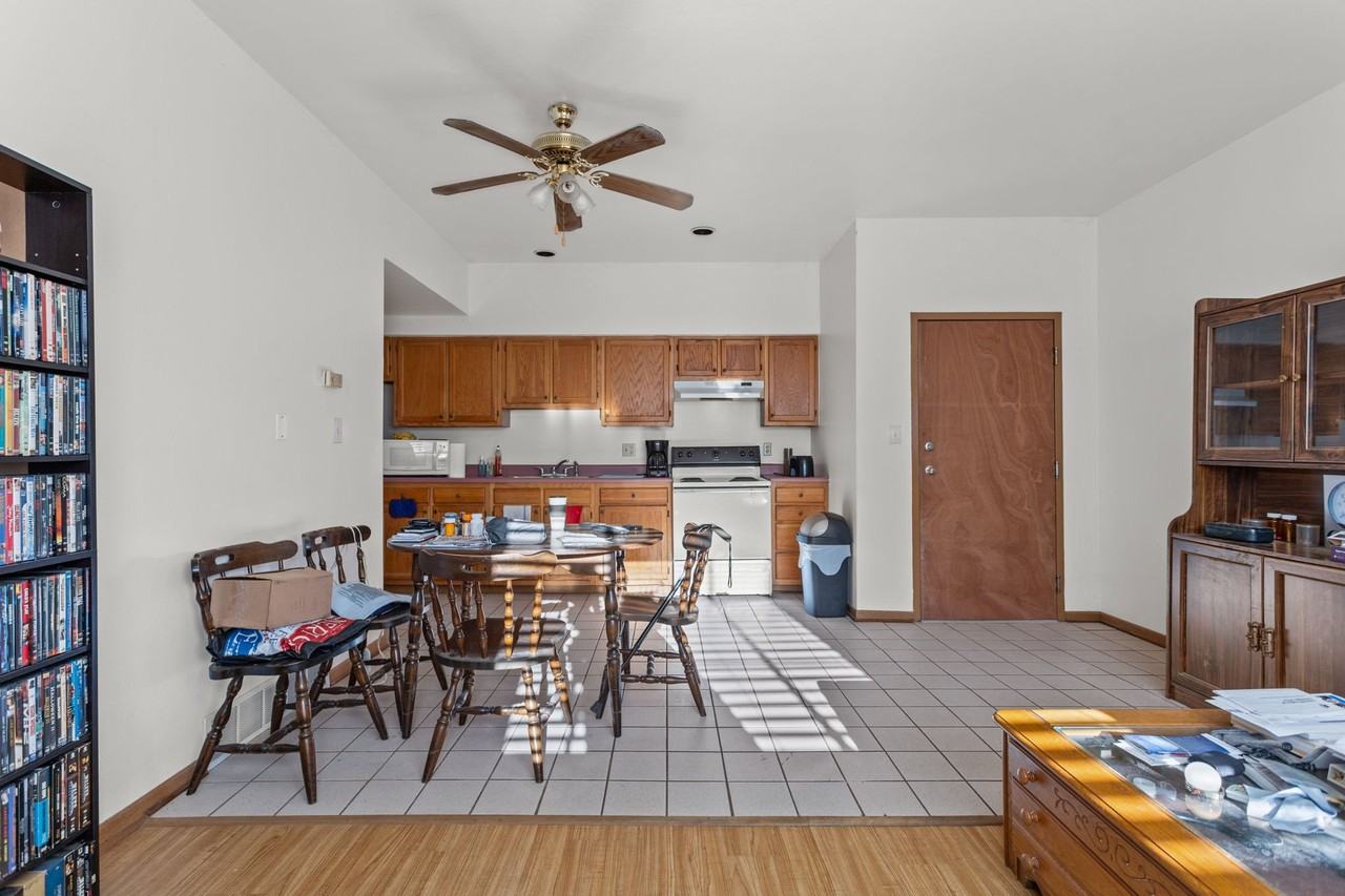 569 Woodmont Ave #C - Photo 5 of 11