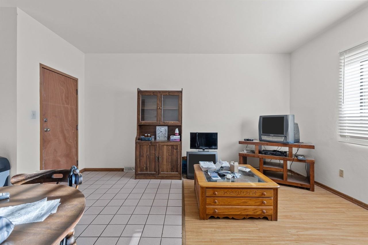 569 Woodmont Ave #C - Photo 7 of 11