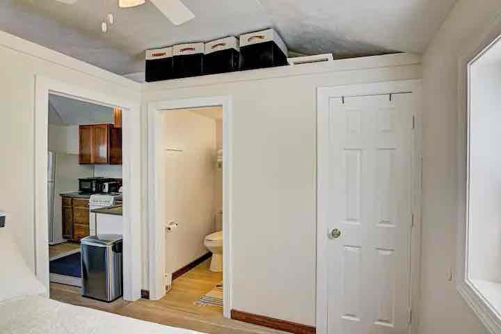5169 Caroline Ave - Photo 5 of 15