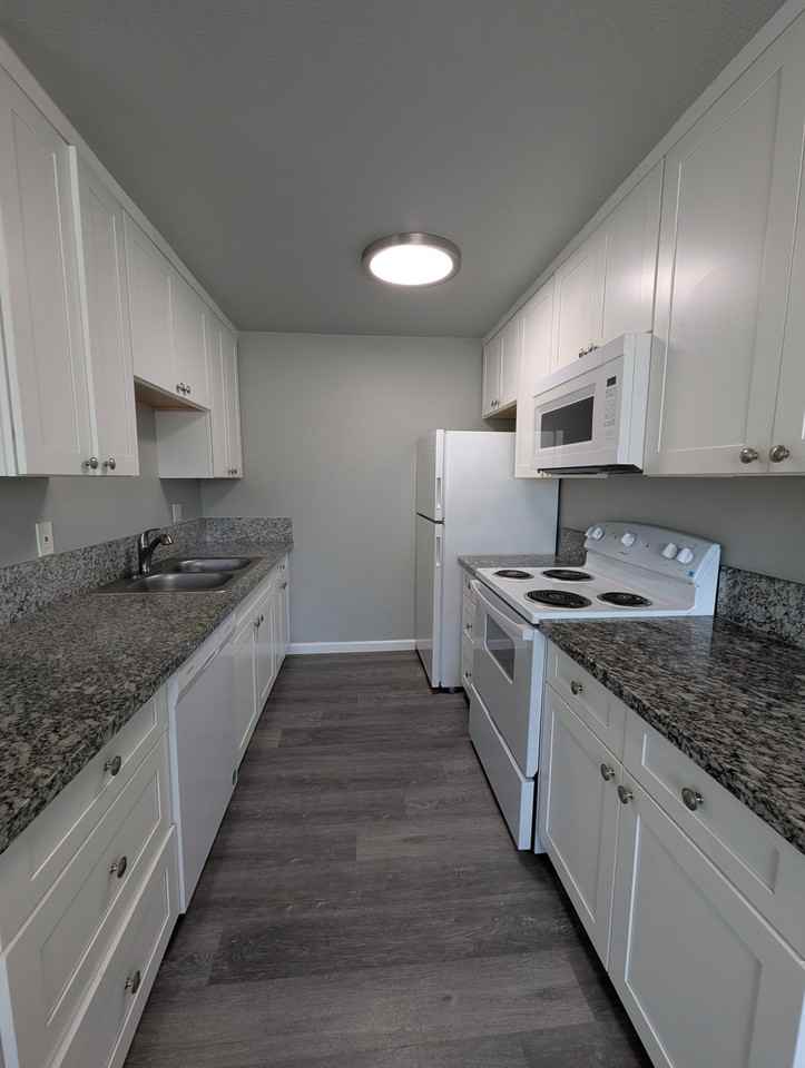 58 Grand Ave #2 - Photo 5 of 10
