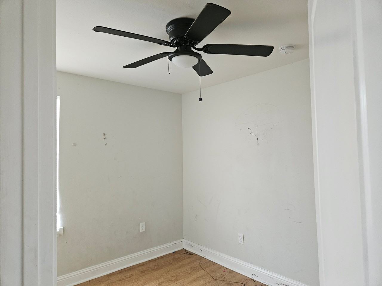 5716 Warrington Dr - Photo 3 of 9