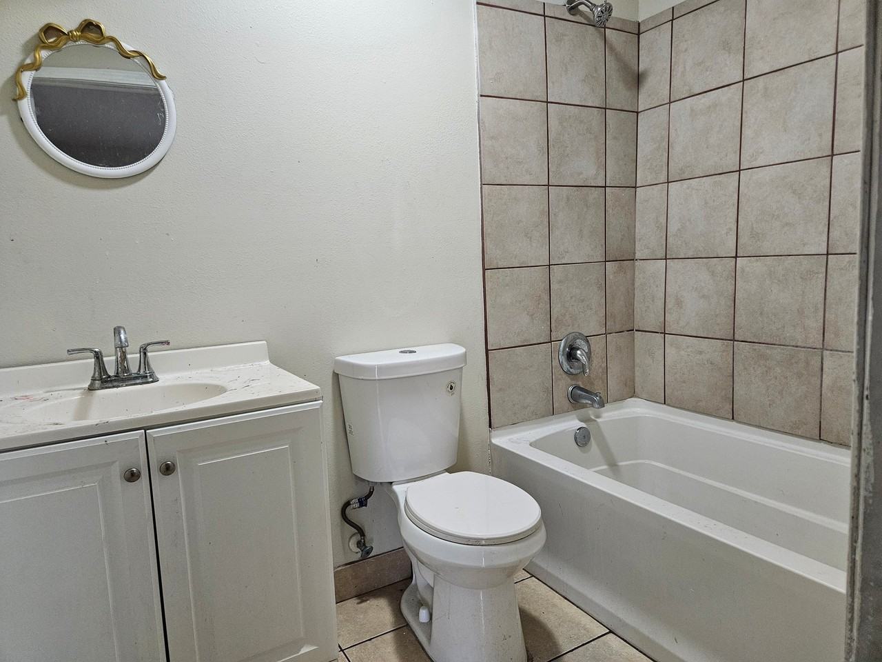 5716 Warrington Dr - Photo 4 of 9