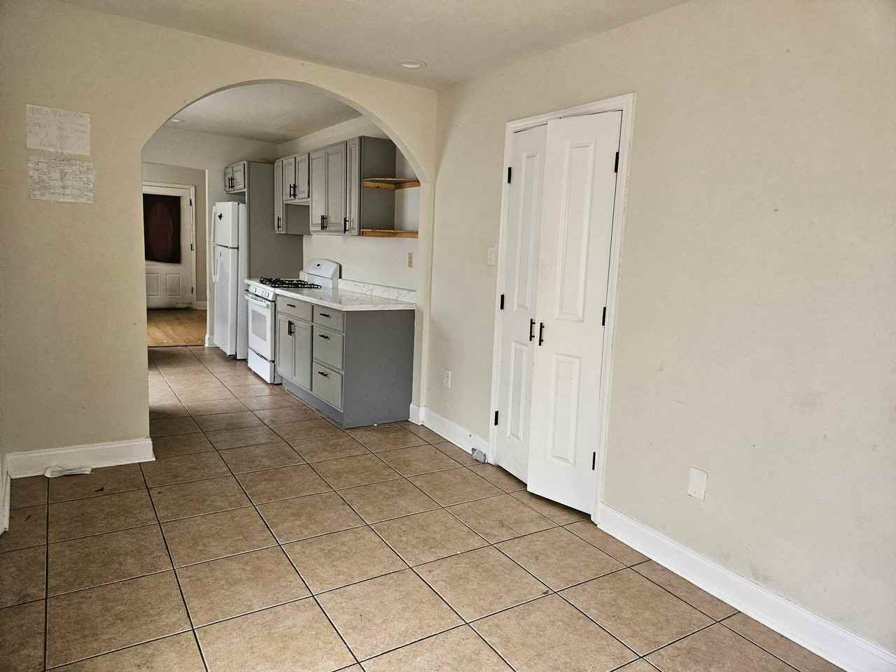 5716 Warrington Dr - Photo 5 of 9
