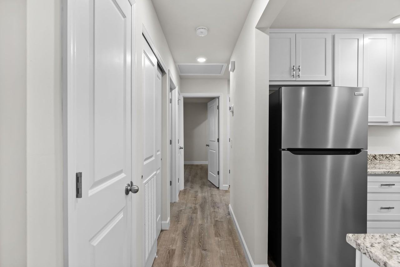 Sherman Square Apartments - Photo 7 of 37