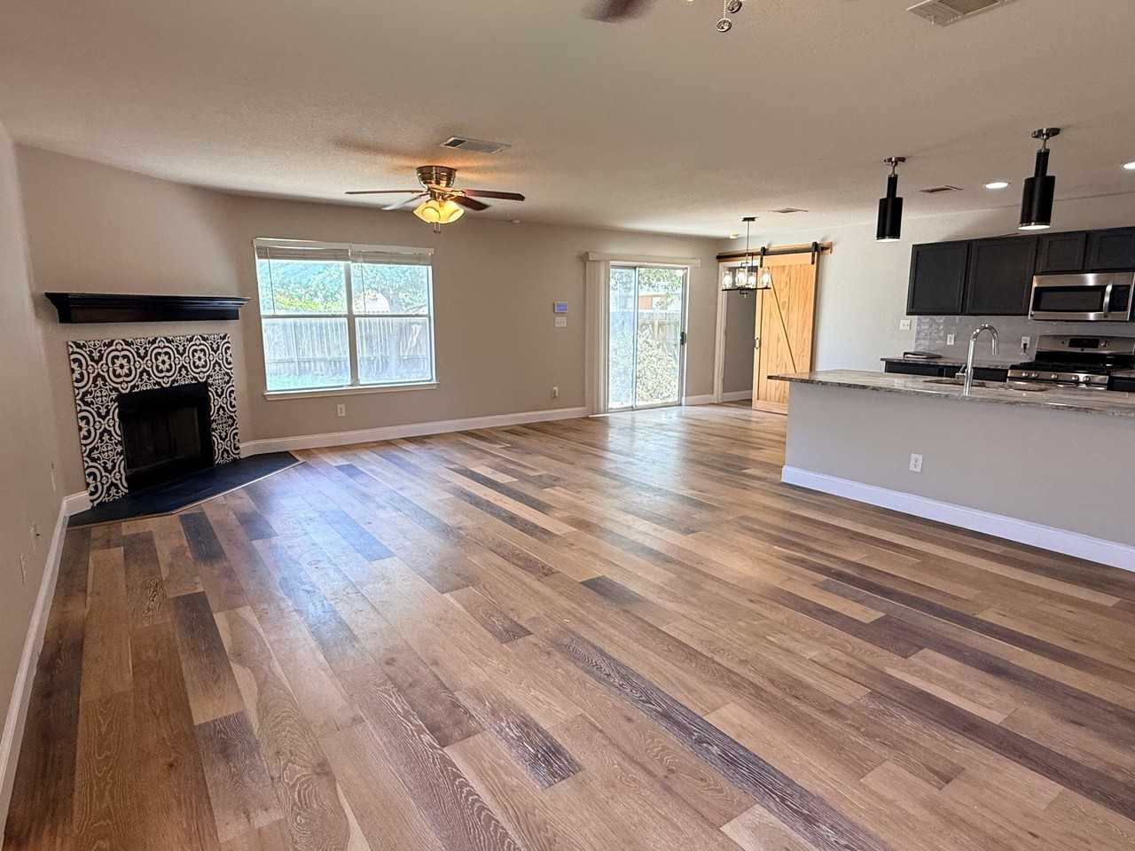 233 Covent Dr - Photo 5 of 20