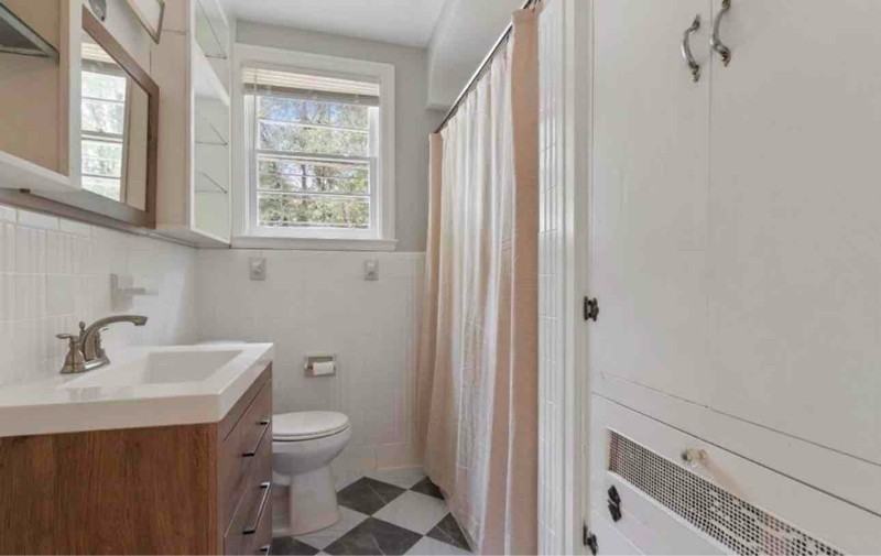 1943 Bullard St - Photo 7 of 11