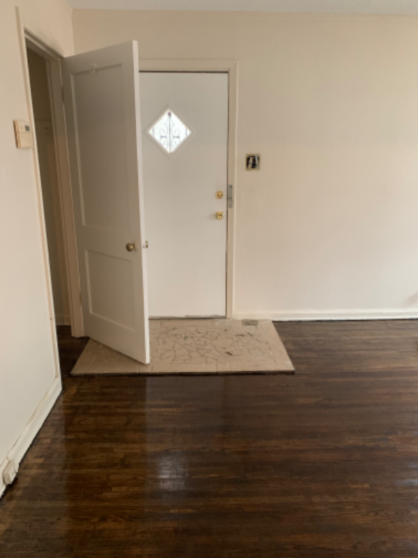 1542 Delano Ave - Photo 5 of 7