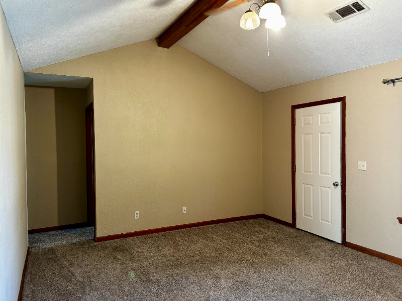 723 Bearling St - Photo 4 of 17