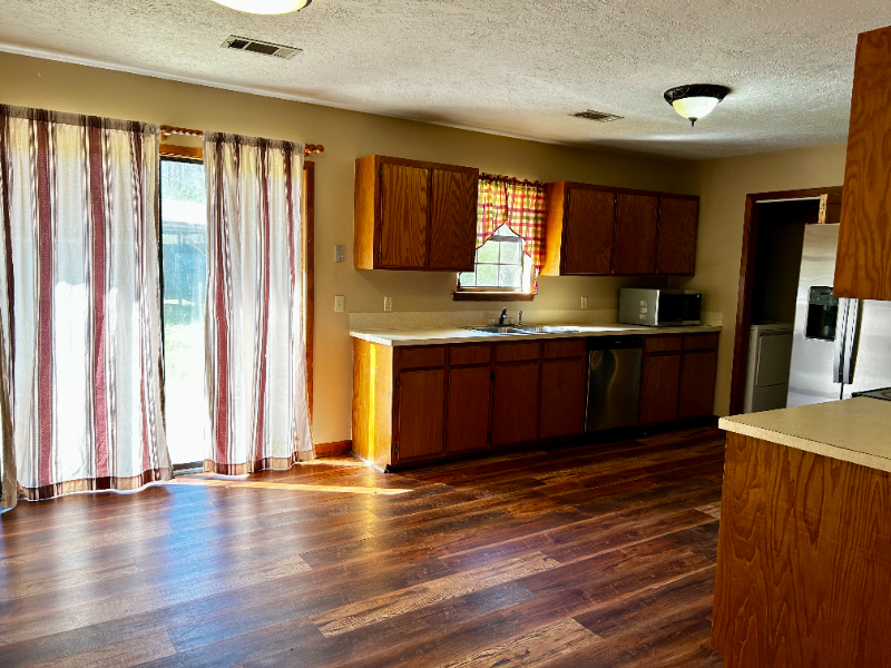 723 Bearling St - Photo 5 of 17