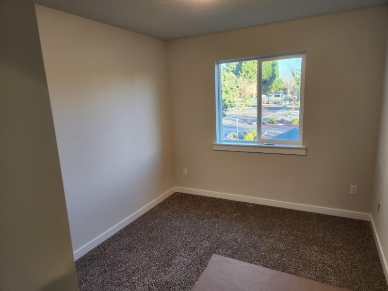 4099 Brooks Ave Ne - Photo 5 of 8