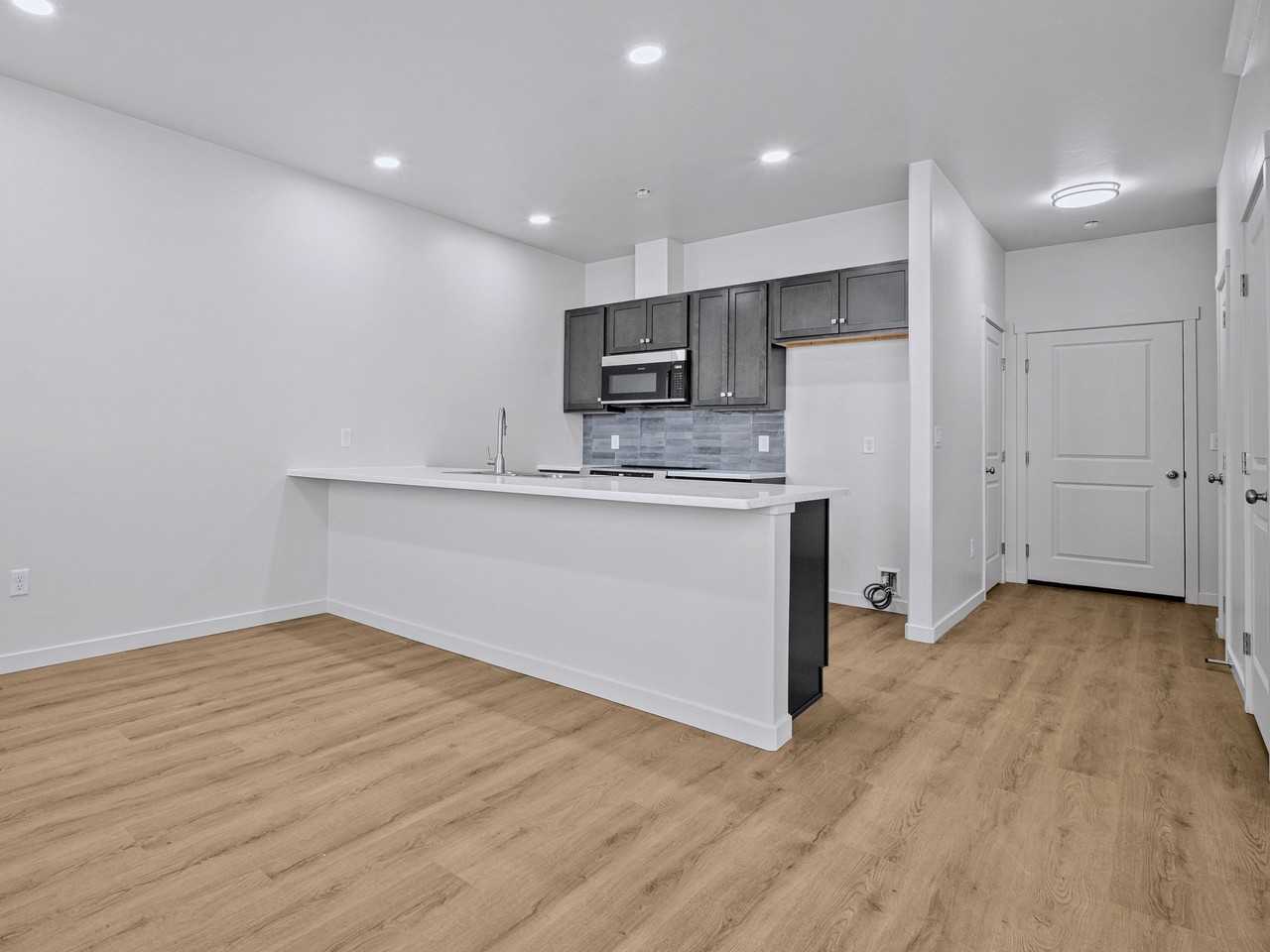 2772 Caspian Way #B - Photo 3 of 20
